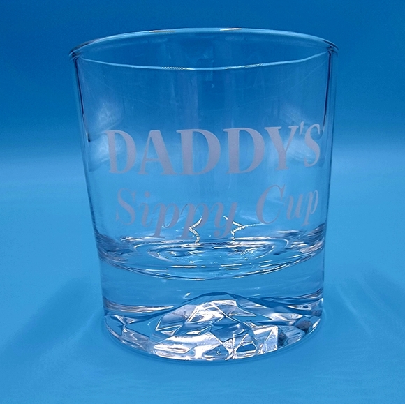 "Daddy's Sippy Cup" Rocks Whiskey Glass - Picture 4 of 11